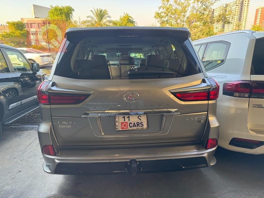 Lexus LX